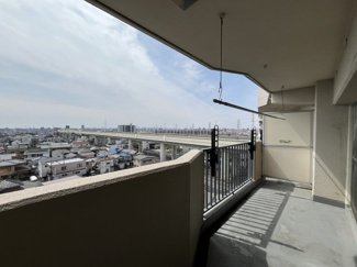 広々バルコニー。お天気が良い日は眺望も大変良いです♪