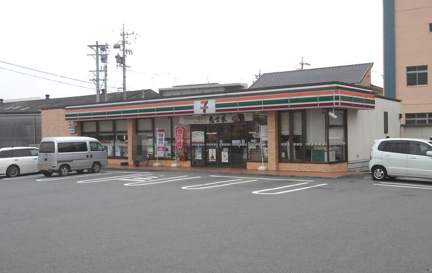 セブン−イレブン津市上浜町3丁目店