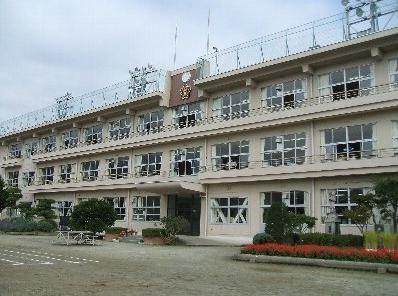  南アルプス市立白根飯野小学校