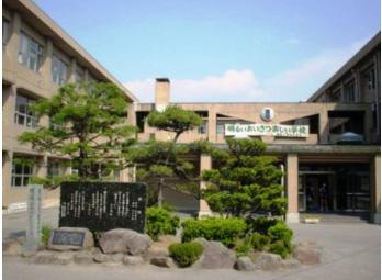  甲府市立国母小学校