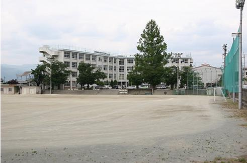 笛吹市立御坂中学校