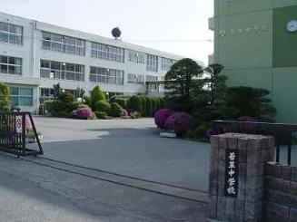 南アルプス市立若草中学校