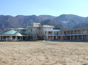 中央市立豊富小学校