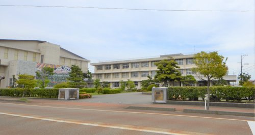 能美市立根上中学校