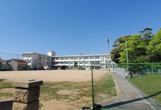 小松市立向本折小学校