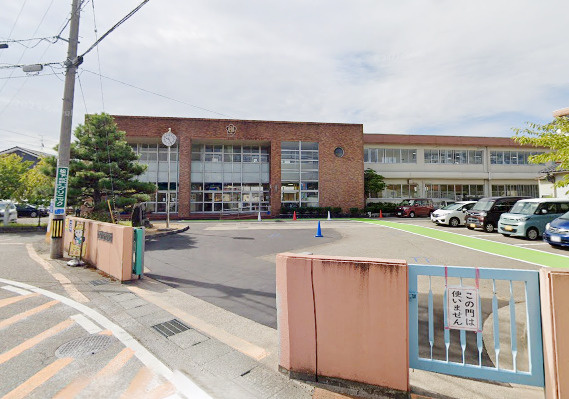 金沢市立千坂小学校