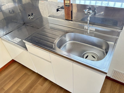 コンパクトなキッチンで掃除もラクラク