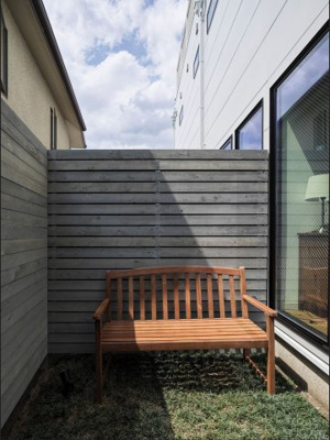 落ち着いた時間を過ごせるバルコニーです