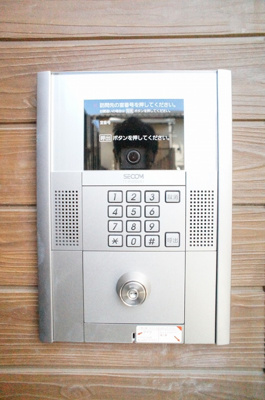 毎日通るエントランスはこのようになっています