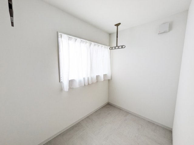 天候を気にせず洗濯物が干せるサンルーム