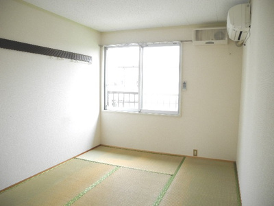 ゆったりとくつろげる和室です
