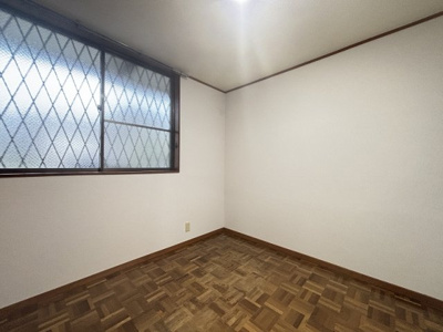 スタンダードな洋室です