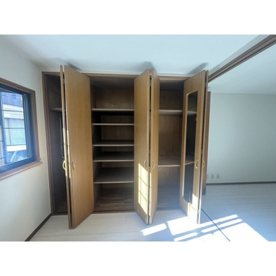 内装は落ち着いています