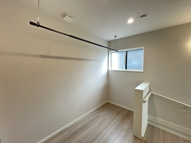 ・2階フレキシブルホールは室内洗濯物干しや趣味の広場として家族みんなが楽しめるスペースです！