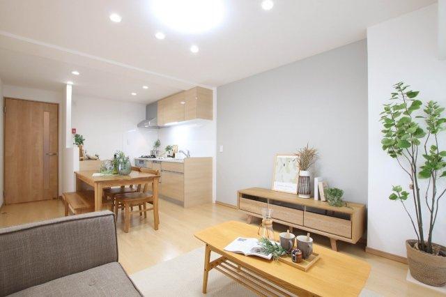 ☆ホームステージングしています。家具・家電・調度品等は撮影用です。