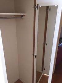 明るい色調の室内です