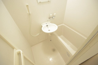 同タイプ部屋の写真となり設備等は現況と異なる場合があります。