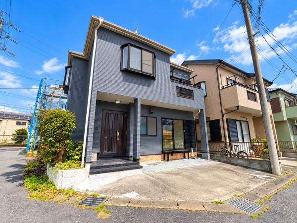 前面の私道は住んでいる方しか通らないため安心安全です♪