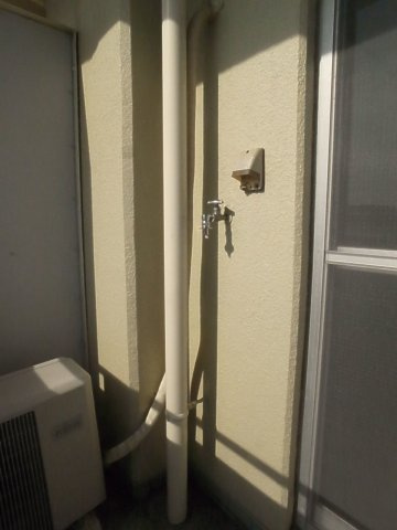 バルコニーに洗濯機置場があるので、洗濯物をすぐに干すことが可能です♪