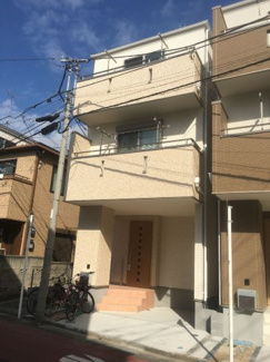 全体的に明るめを意識してデザインしました。