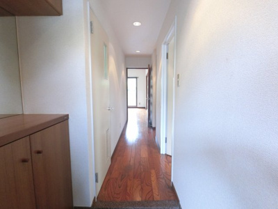 全ての部屋が廊下で繋がっています。