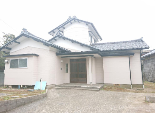 新潟市西蒲区巻大原 中古戸建 ビルトガレージ 5年以内内装リフォーム システムキッチン 内外装リフォーム後渡 床下収納 新潟ケンオー不動産株式会社