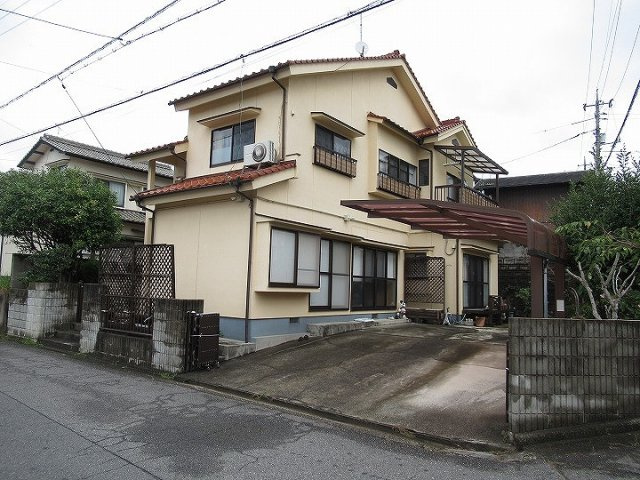 外観は和洋折衷のデザインです。