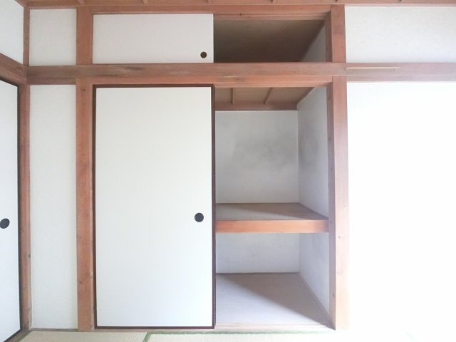 天袋付きの押し入れです