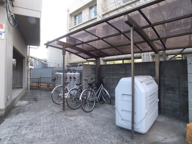 バイク、自転車駐輪OKです。