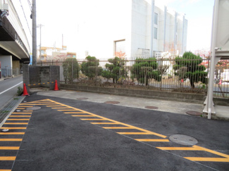 【駐車場】