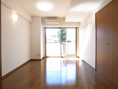洋室7.2帖。