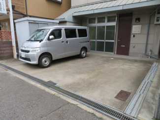 【駐車場】