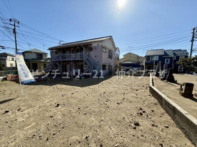 日当たりの良い現地土地です。周囲に住宅があり生活環境が整っています。用途に合わせたプランニングが可能です。