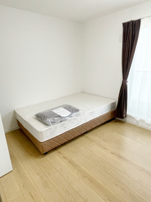 明るい色調の室内です