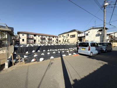 広々とした土地に家を建てる夢を実現するチャンスです。周囲の建物とのバランスも良く明るい環境が魅力です。静かな住宅街に位置しており快適な暮らしが期待できます。