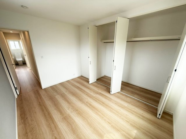 各部屋に収納完備してあるので、衣服が溢れず、お部屋を広く使用出来ます。

