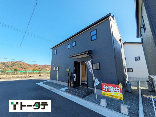 ブラックを基調としたシックな外観、落ち着きのある印象です