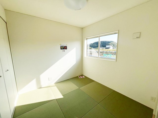 和室は日常ではお子様の寝かしつけに。客間としても利用でき、活用の幅が広がります。