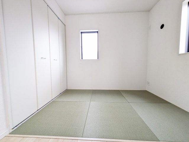 和室は日常ではお子様の寝かしつけに。客間としても利用でき、活用の幅が広がります。