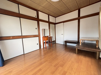 2階6.0帖の洋室です。十分な収納スペースを確保できる押入が荷物が多い方も安心♪