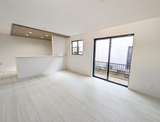 対面キッチンなので、調理や洗い物をしながらリビングダイニングを見渡せます。