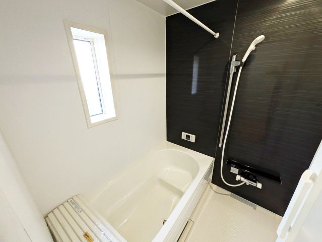 日々の疲れを癒す浴室は1坪サイズでゆったりとお寛ぎいただけます