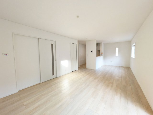 キッチンからリビングを見渡せるのでお子様の様子を見ながら料理ができます