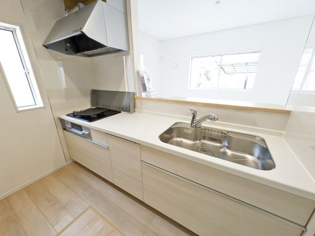 家族の気配を感じられる、そんな空間を演出できるキッチンです。