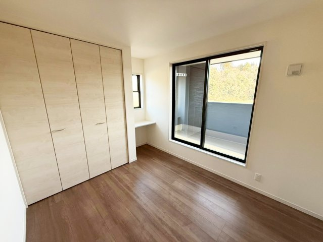 クローゼットがあるため、お部屋にはいっぱいインテリアを置くことが出来ます