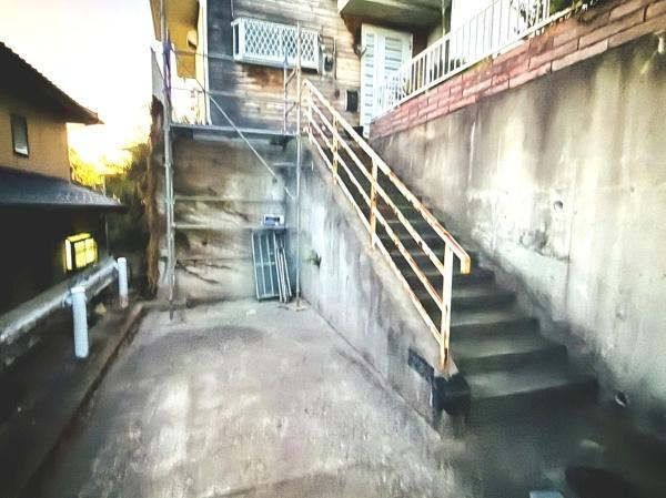 広々としたスペースが確保された通路です。