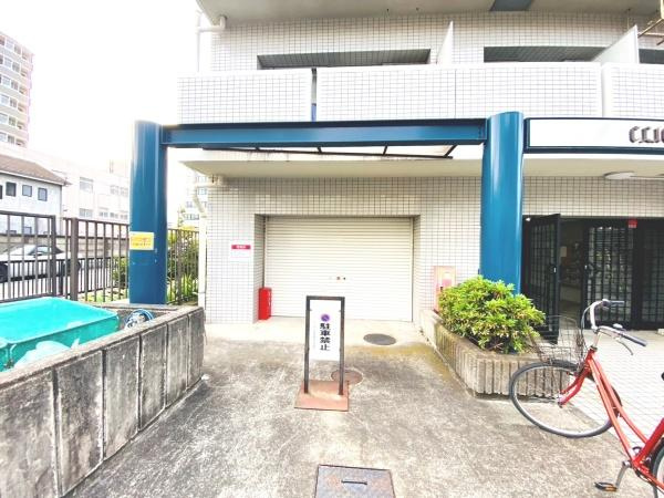 敷地内に駐車スペースが確保されております。