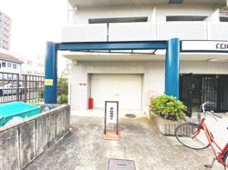 敷地内に駐車スペースが確保されております。