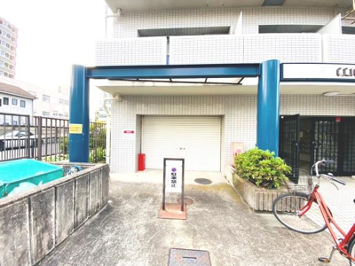 敷地内に駐車スペースが確保されております。