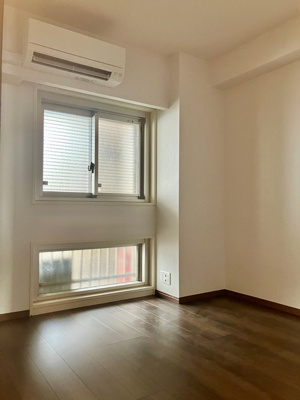 落ち着いて過ごせるお部屋なので、寝室にいかがでしょうか